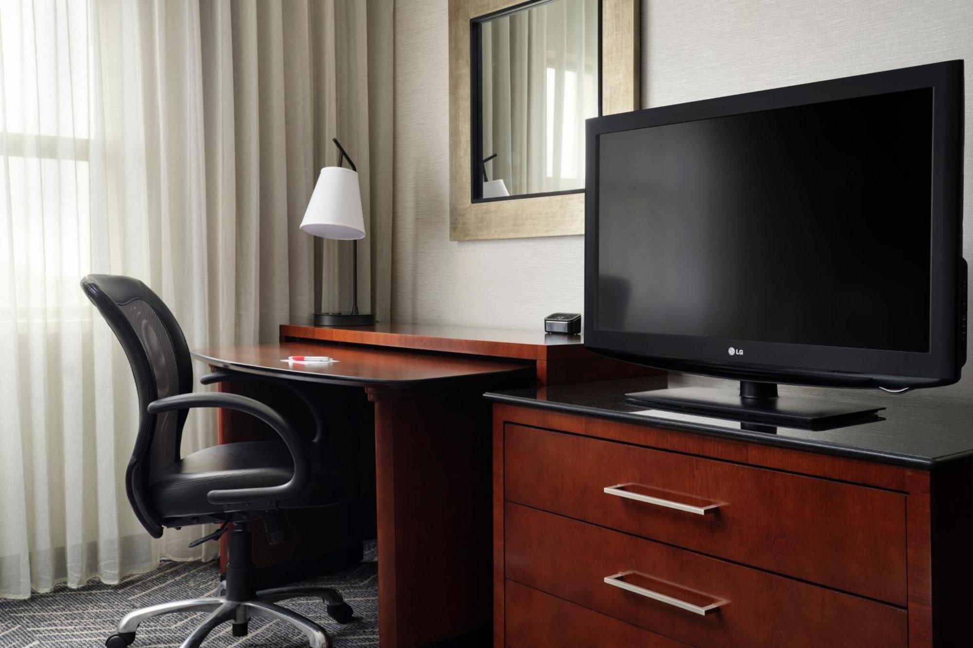 Minneapolis Marriott Northwest Brooklyn Park Exterior photo